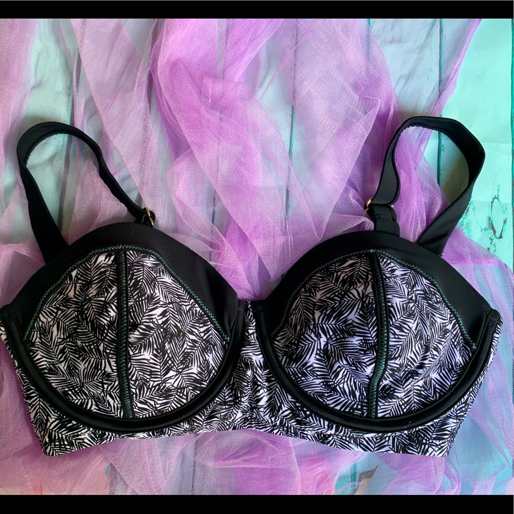 Cupped bra print bikini top